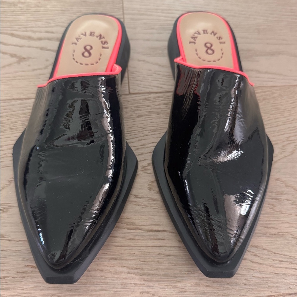 Ja'vensi patent leather woman's slides - made in Lithuania
Size 36